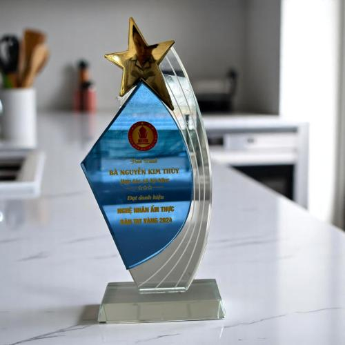 Cúp & Kỷ Niệm Chương